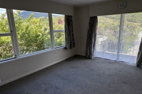 Photo of property in 128 Waikawa Road, Picton, 7220