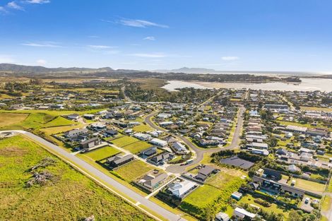 Photo of property in 68 Weka Street, Mangawhai, 0505