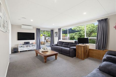 Photo of property in 6 Escort Grove, Awapuni, Palmerston North, 4412