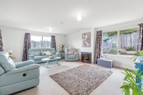 Photo of property in 58 Rivervale Grove, Stanmore Bay, Whangaparaoa, 0932