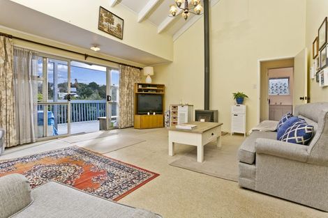 Photo of property in 7 Dianthus Place, Browns Bay, Auckland, 0630