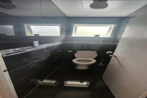 Photo of property in 17 Hewlett Road, Massey, Auckland, 0614