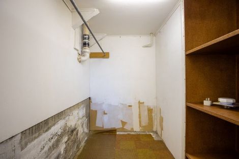 Photo of property in 29 Awanui Street, Merrilands, New Plymouth, 4312