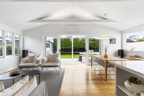 Photo of property in 15 David Street, Bayswater, Auckland, 0622