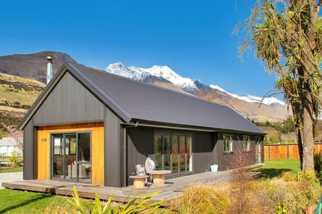 Photo of property in 106 Mull Street, Glenorchy, 9372