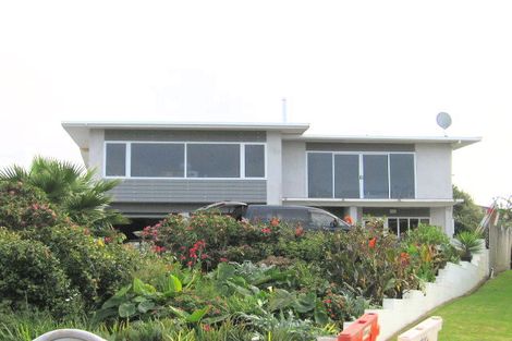 Photo of property in 5 Fairway Avenue, Red Beach, 0932