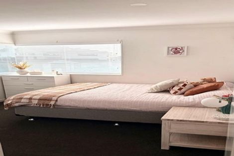 Photo of property in 25 Bejoy Rise, East Tamaki Heights, Auckland, 2016