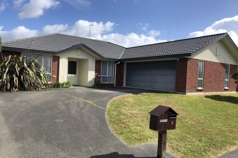 Photo of property in 5 Boston Parade, Kelvin Grove, Palmerston North, 4414