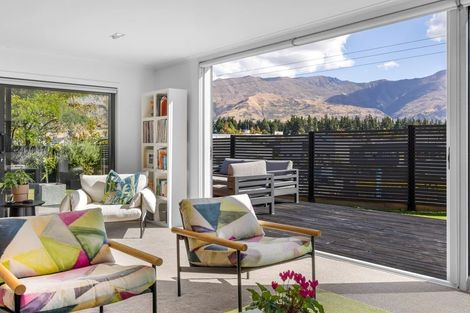 Photo of property in 13 Aeolus Place, Wanaka, 9305
