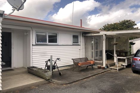 Photo of property in 102 Onerahi Road, Onerahi, Whangarei, 0110