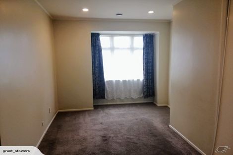 Photo of property in 8 Riro Street, Point Chevalier, Auckland, 1022