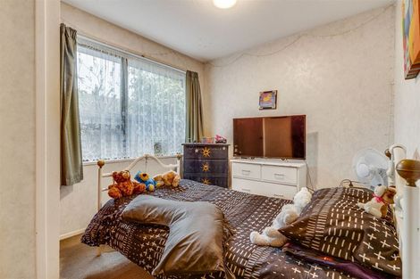 Photo of property in 70 Sarabande Avenue, Redwood, Christchurch, 8051