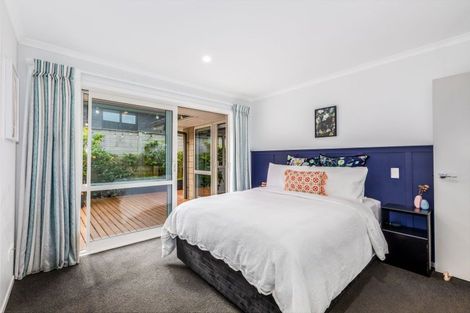 Photo of property in 27 Mooring Close, Whitby, Porirua, 5024