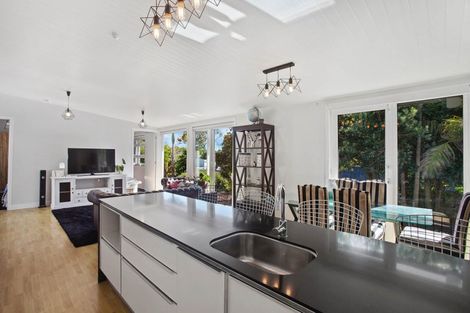 Photo of property in 15a Sea View Terrace, Cockle Bay, Auckland, 2014