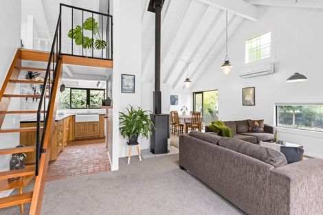 Photo of property in 69 Lipscombe Crescent, Havelock North, 4130