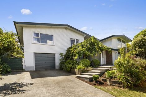 Photo of property in 15 Cherry Blossom Grove, Maungaraki, Lower Hutt, 5010