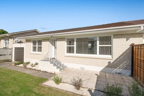 Photo of property in 2/16 Northumberland Avenue, Belmont, Auckland, 0622