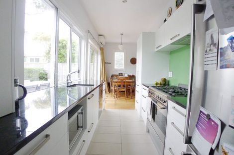 Photo of property in 43 Rawhiti Road, One Tree Hill, Auckland, 1061