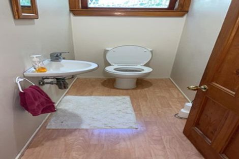 Photo of property in 9 Tawini Road, Titirangi, Auckland, 0604