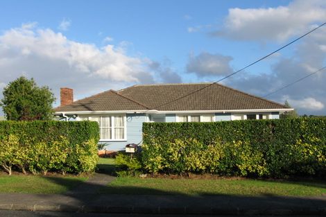 Photo of property in 2 Sylvan Crescent, Te Atatu South, Auckland, 0610