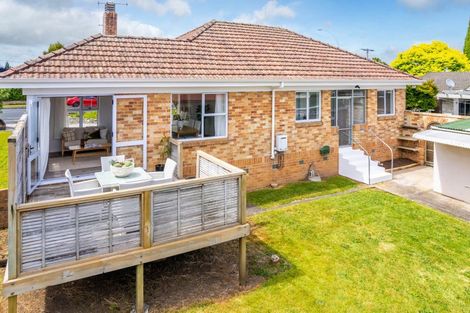 Photo of property in 22 Forest Lake Road, Forest Lake, Hamilton, 3200