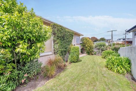 Photo of property in 12 Oxford Street, Holmes Hill, Oamaru, 9401