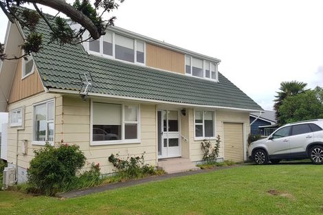 Photo of property in 72a Carlisle Road, Browns Bay, Auckland, 0632