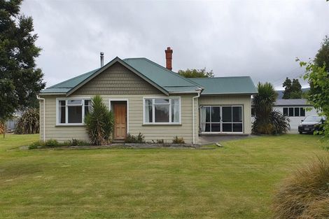 Photo of property in 1 Edward Street, Waimate, 7924