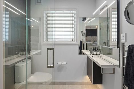 Photo of property in 56 Fendalton Road, Fendalton, Christchurch, 8014