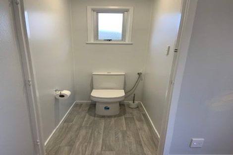 Photo of property in 35 Thornlow Street, Glendene, Auckland, 0602