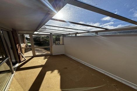 Photo of property in 1/9 Waiwera Place, Merrilands, New Plymouth, 4312