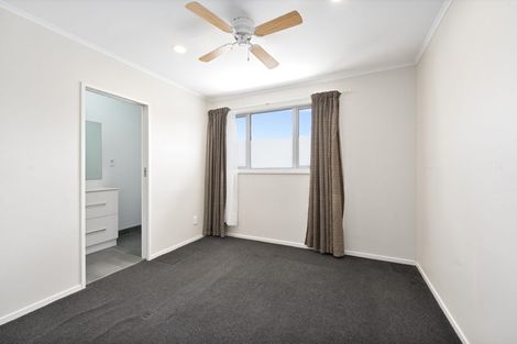 Photo of property in 129 Riverpark Crescent, Henderson, Auckland, 0610