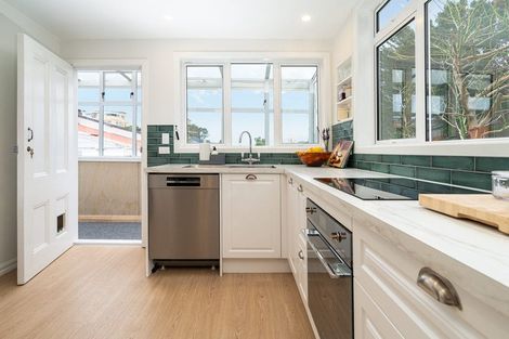 Photo of property in 15 Duppa Street, Berhampore, Wellington, 6023