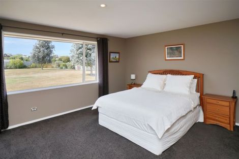 Photo of property in 17 Riverside Way, Amberley, 7410