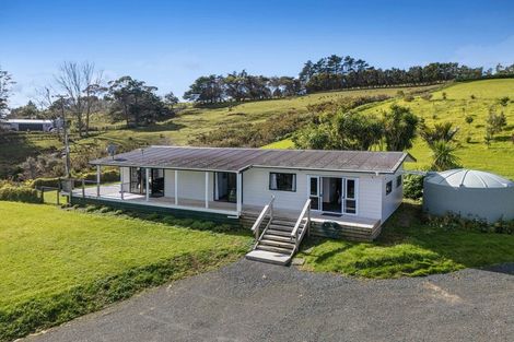 Photo of property in 207 Mangakura Road, Helensville, 0875