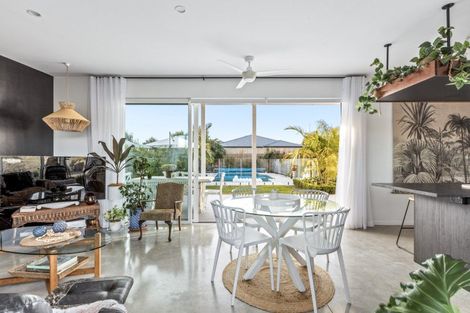 Photo of property in 2 Taimoana Close, Mangawhai Heads, Mangawhai, 0505