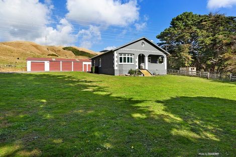 Photo of property in 410 Takapu Road, Takapu Valley, Wellington, 5028
