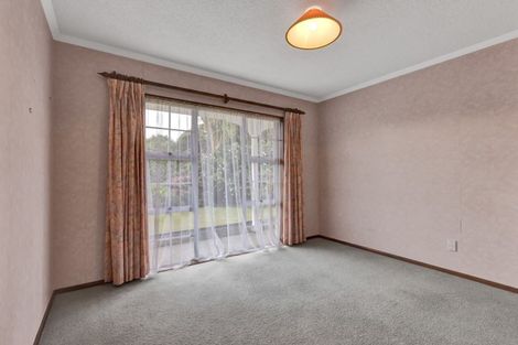 Photo of property in 34 Heta Road, Highlands Park, New Plymouth, 4312