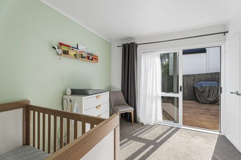 Photo of property in 2/1 Valley Road, Northcote, Auckland, 0626