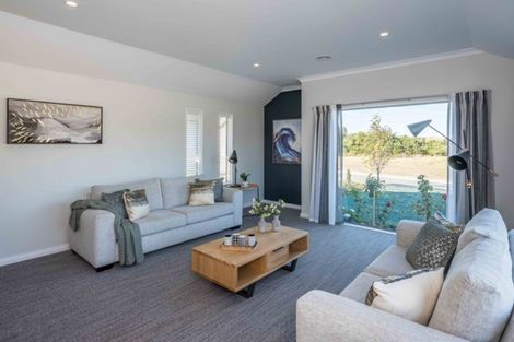 Photo of property in 2 Albizia Grove, Waikanae, 5036