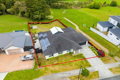 Photo of property in 23 Kahika Grove, Huapai, Kumeu, 0810