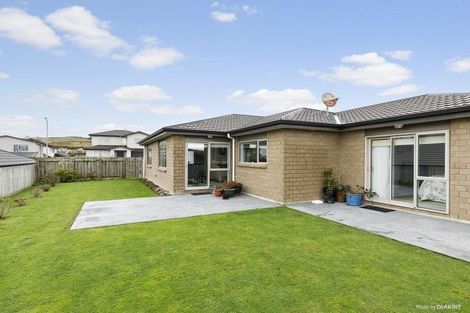 Photo of property in 255 Mark Avenue, Grenada Village, Wellington, 6037