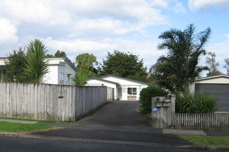 Photo of property in 8a Matipo Road, Te Atatu Peninsula, Auckland, 0610