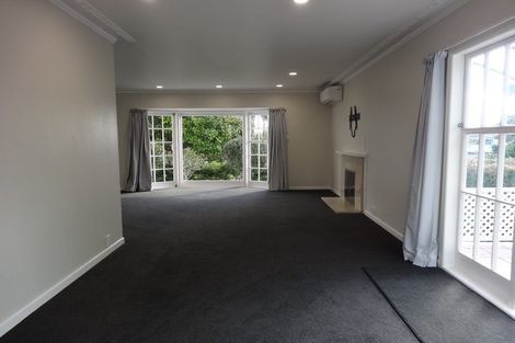 Photo of property in 2 The Anchorage, Sunnyhills, Auckland, 2010