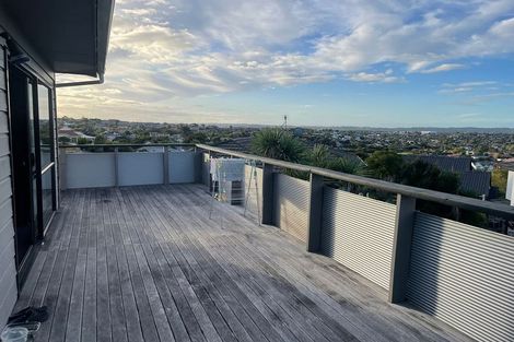 Photo of property in 136 Luckens Road, West Harbour, Auckland, 0618