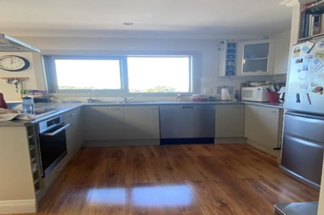 Photo of property in 10 Robin Lane, Browns Bay, Auckland, 0630