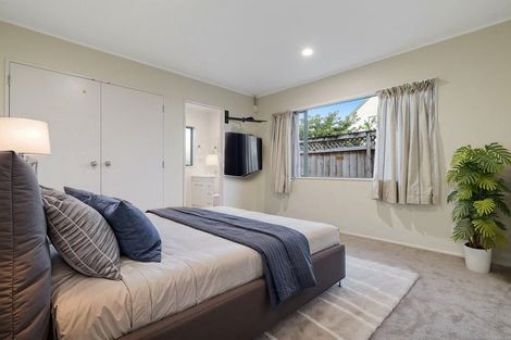 Photo of property in 1/150 Rosebank Road, Avondale, Auckland, 1026