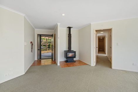 Photo of property in 58 Arrowsmith Road, Waitakere, Henderson, 0782