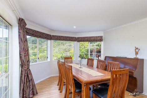 Photo of property in 5 Grace Nicholls Grove, Riverstone Terraces, Upper Hutt, 5018
