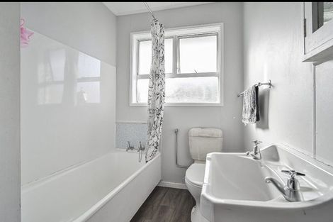 Photo of property in 2/8a Christie Crescent, Havelock North, 4130